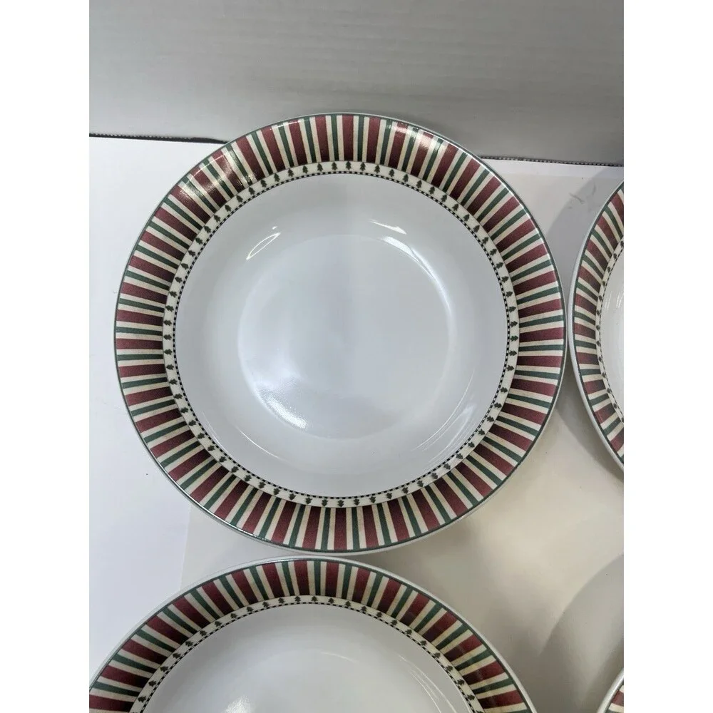 Sakura Debbie Mumm SLEDDING CHARACTERS 4 Soup Cereal Bowls Trees Red Green Trim